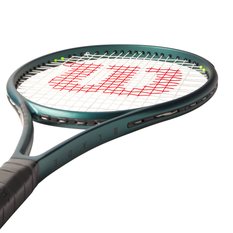 Wilson Blade 100UL V9 Tennis Racket